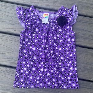 Like new 3T top purple leopard print with hearts